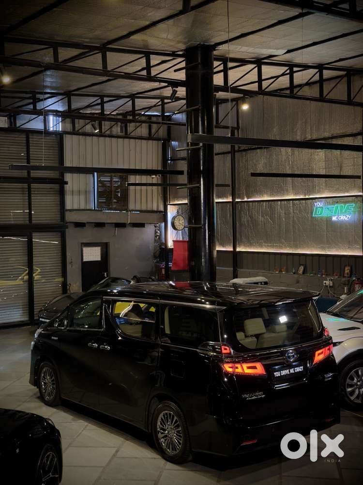 Toyota Vellfire Vip – Executive Lounge, 2023, Petrol