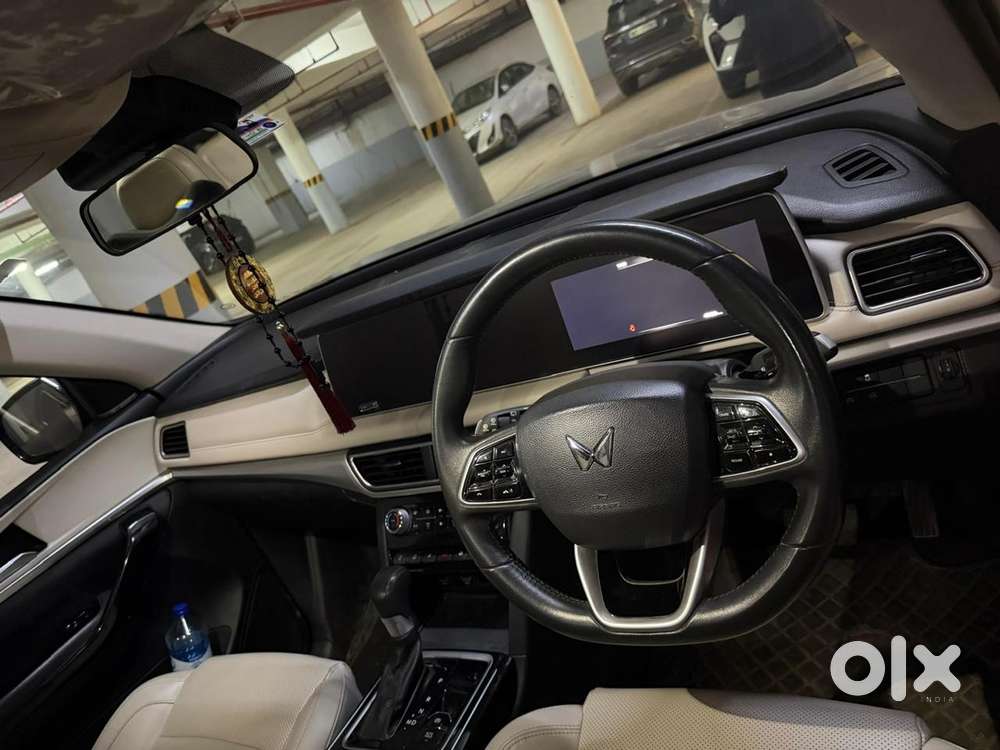 Mahindra Xuv700 Petrol 2023