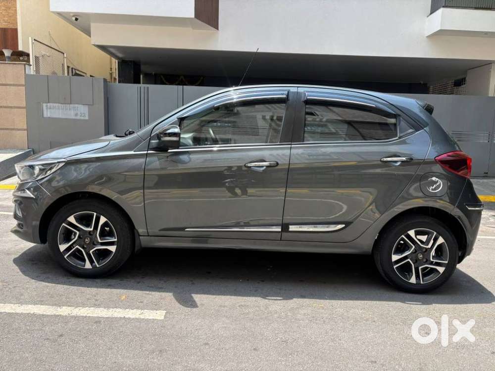 Tata Tiago 1.2 Revotron Xza, 2022, Petrol