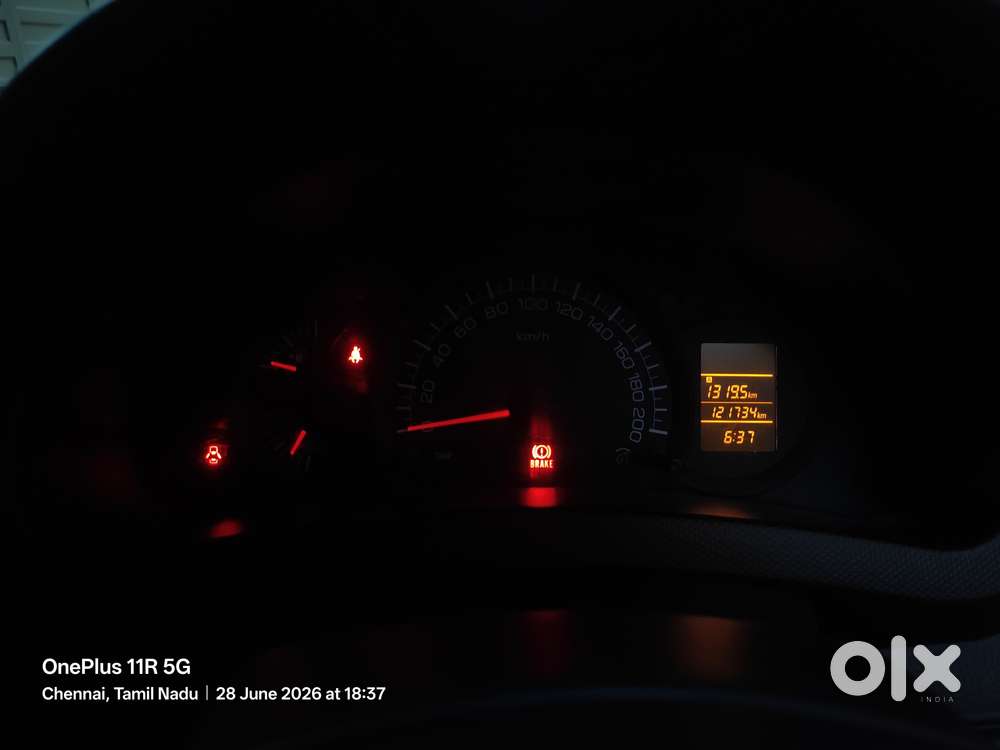 Maruti Suzuki Swift Lxi Optional-o, 2015, Petrol