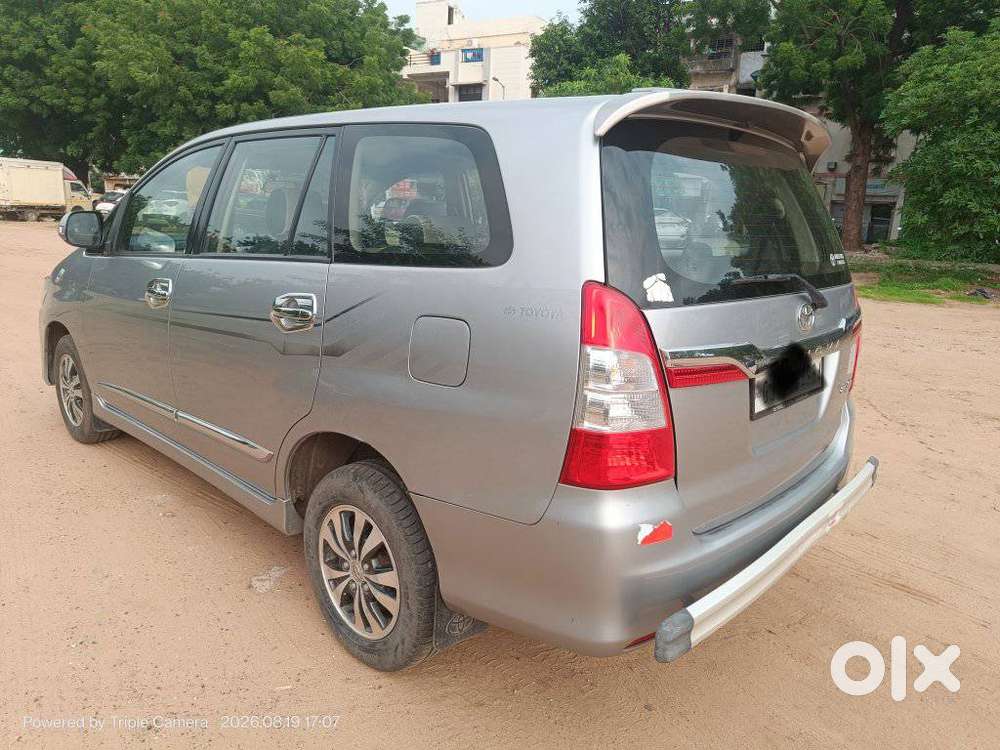 Toyota Innova 2.5 Vx 8 Str Bs-iii, 2015, Diesel