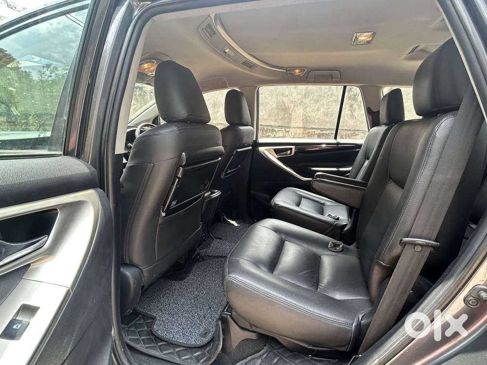 Toyota Innova Crysta 2.4 V 7 Str, 2016, Diesel