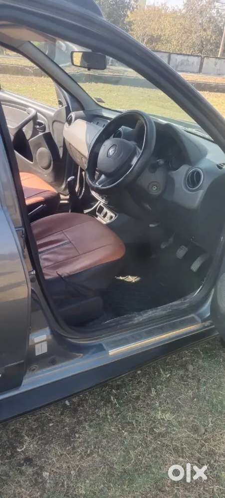 Renault Duster 2015 माडल, डीजल, सेकंड ऑनर,पावर विंडो,पावर स्टेरिंग,