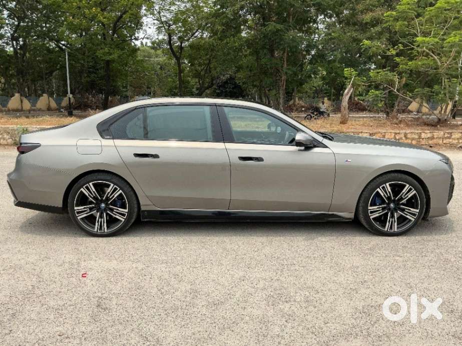 Bmw I7 Xdrive60, 2023, Electric
