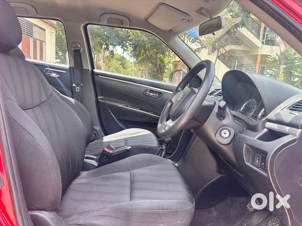 Maruti Suzuki Swift Vxi + Manual, 2013, Petrol