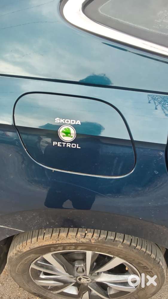 Skoda Slavia 1.0 Tsi Style At, 2023, Petrol