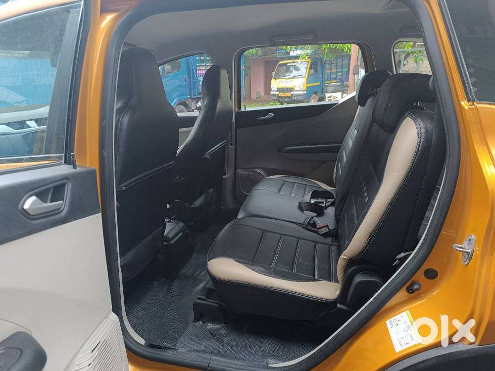Renault Triber Rxz, 2024, Petrol