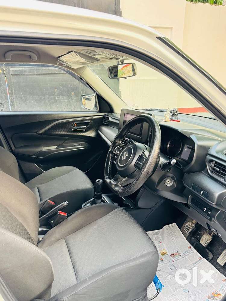 Maruti Suzuki Swift Vxi + Manual, 2024, Petrol