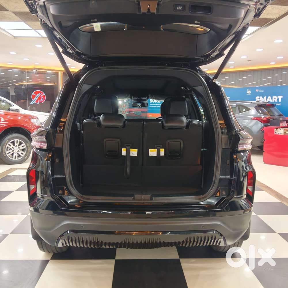Tata Safari Adventure Plus Dark Edition, 2024, Diesel