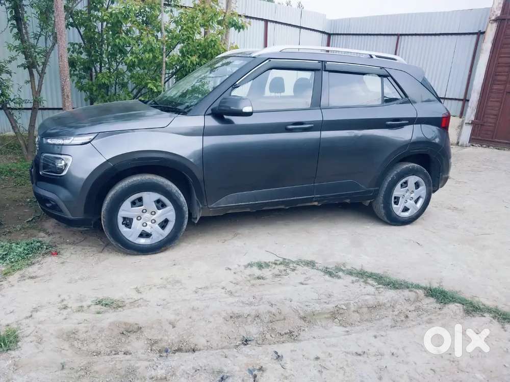Hyundai Venue S +2021 Petrol Well Maintained 40k Driven Fullcash Deal