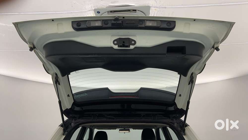 Nissan Magnite 1.0 Xv Dual Tone, 2022, Petrol