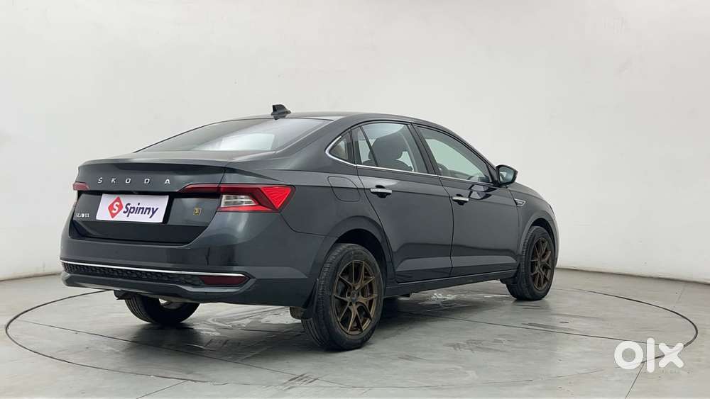 Skoda Slavia Style 1.0l Tsi Mt, 2022, Petrol