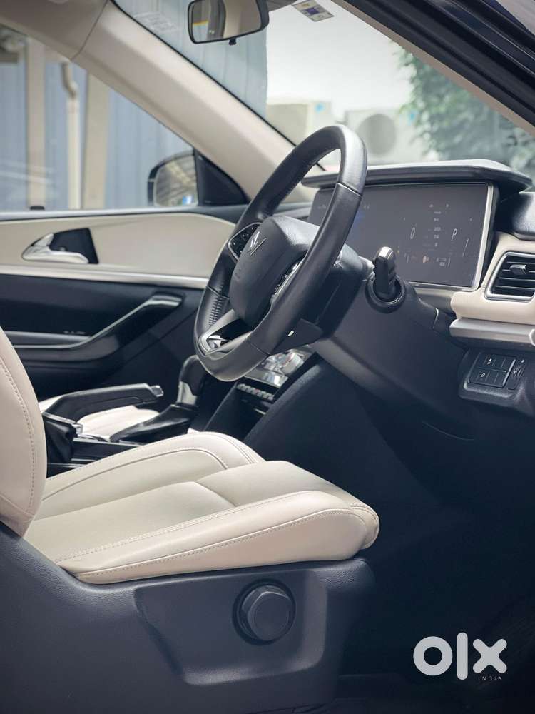 Mahindra Xuv700 2.2 Ax 7 Diesel At Str Awd, 2022, Diesel
