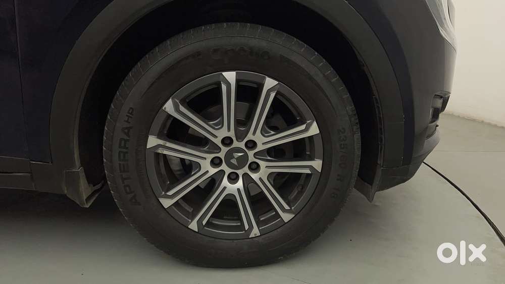 Mahindra Xuv700 2.0 Ax 7 Petrol At Str, 2021, Petrol