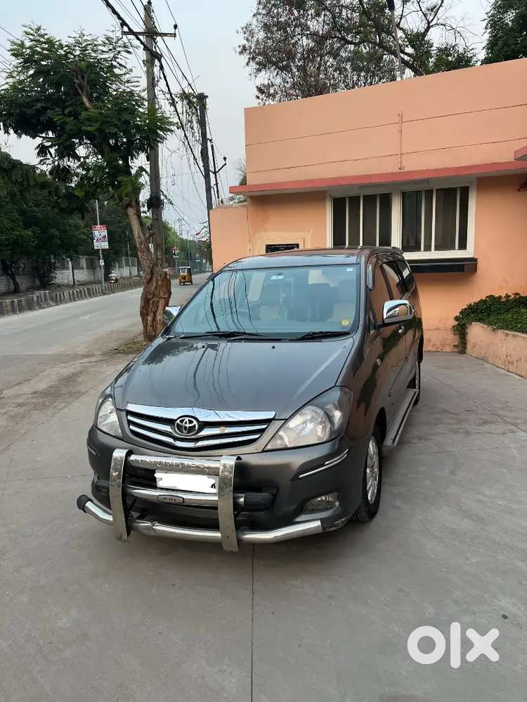 Toyota Innova 2.5 V 2009
