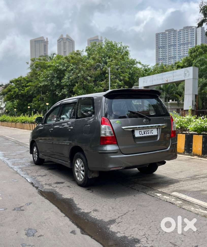 Toyota Innova 2.5 Vx 8 Str Bs-iii, 2012, Diesel