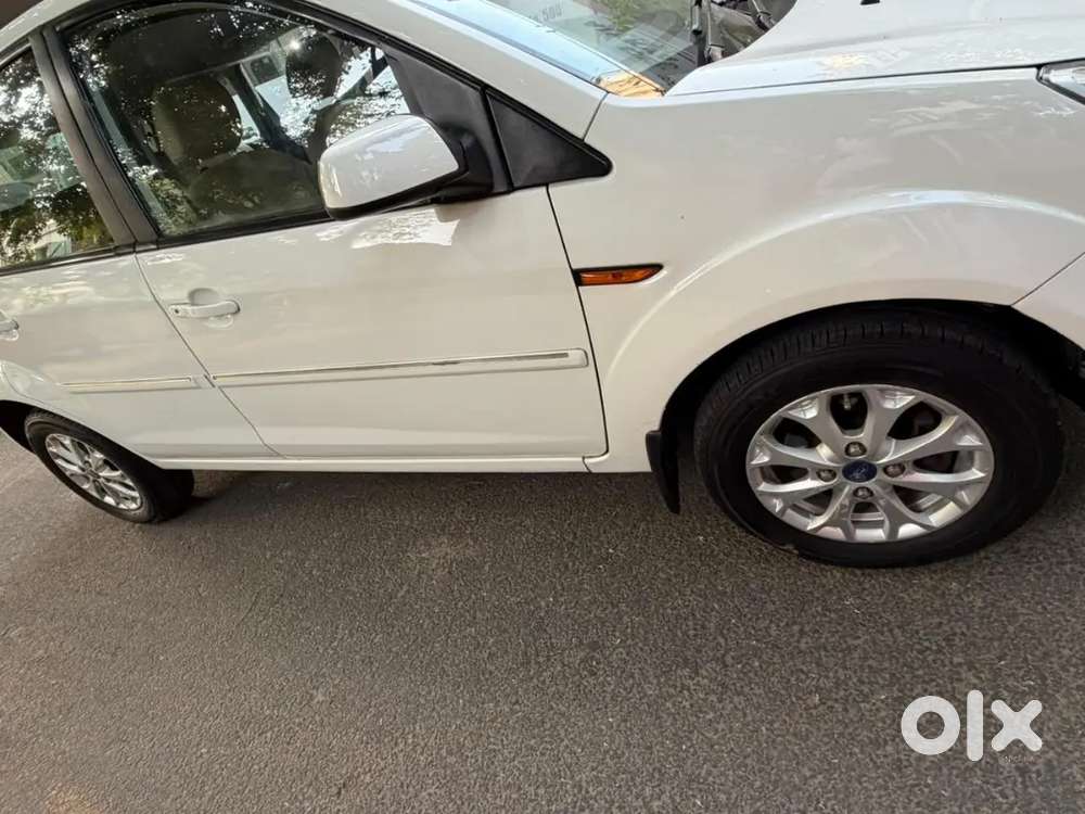 Ford Figo 2013 Diesel 103000 Km Driven.