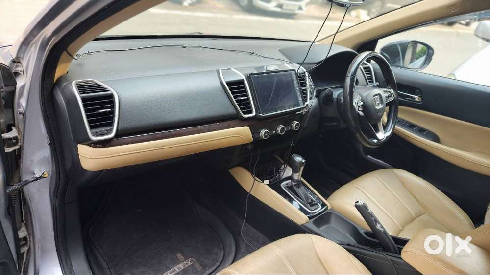 Automatic Top Model 2020. In Immaculate Condition 24000 Km Only Driv
