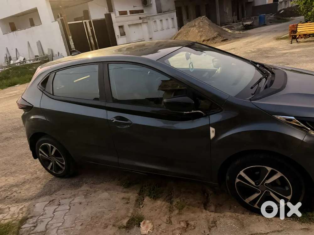 Tata Altroz Xz+ (o)(s) Icng Top Model  Sunroof  May 2024