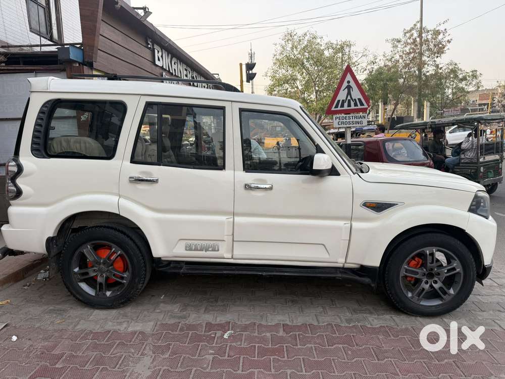 Mahindra Scorpio S6 Plus, 2017, Diesel