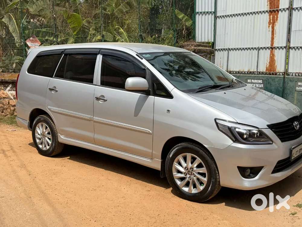 Toyota Innova 2013 Diesel Well Maintained.