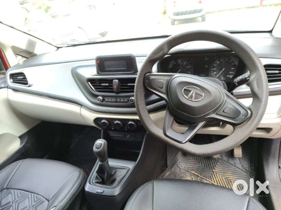 Tata Altroz 1.2 Xe, 2021, Petrol