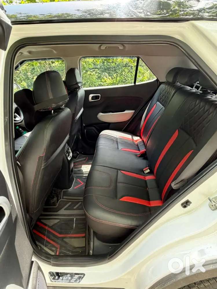 Hyundai Venue Petrol Manual 2024