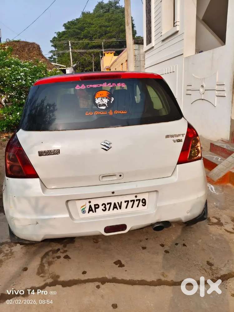 Well Maintained Good Condition Swift Diesel Car