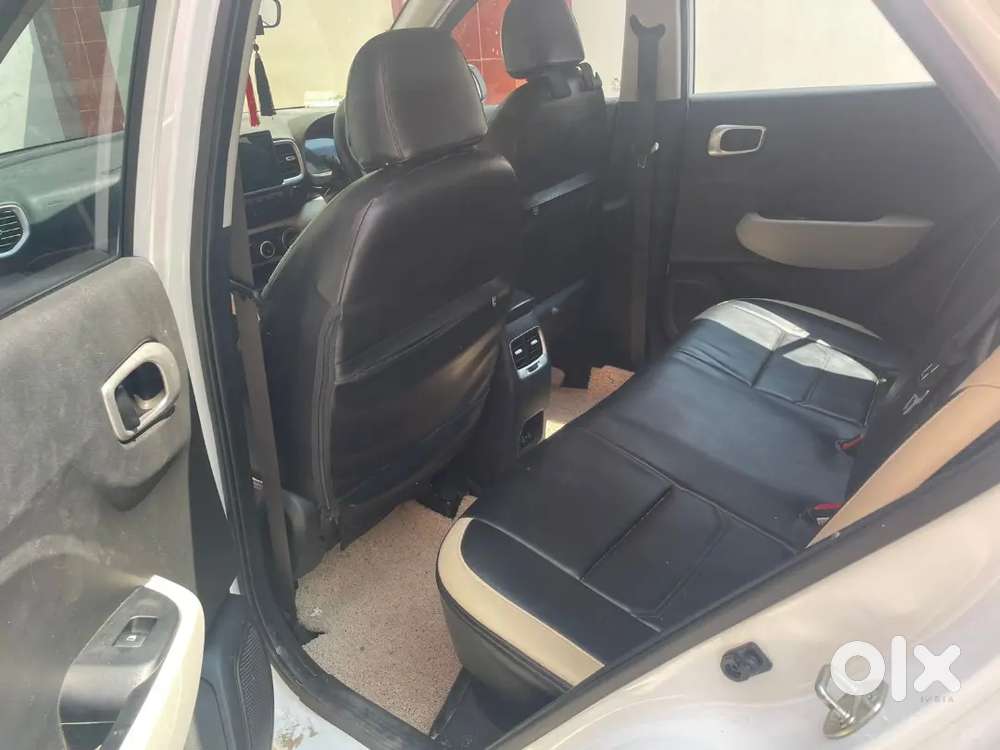 Hyundai Venue 2023 Petrol Well Maintained