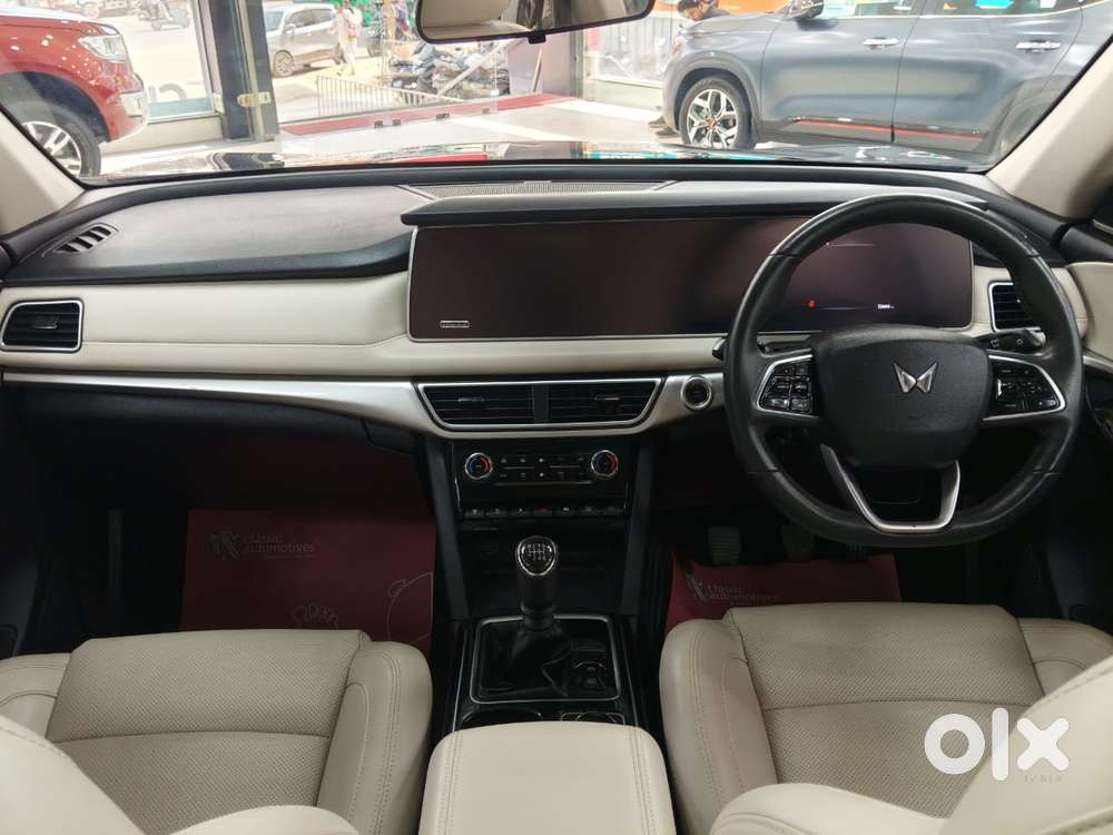 Mahindra Xuv700 2.2 Ax 7 Diesel Mt Luxury Pack Str, 2023, Diesel
