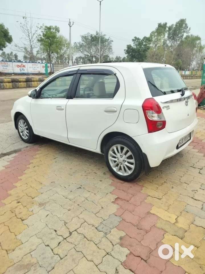Toyota Etios 1.5 V, 2012, Petrol