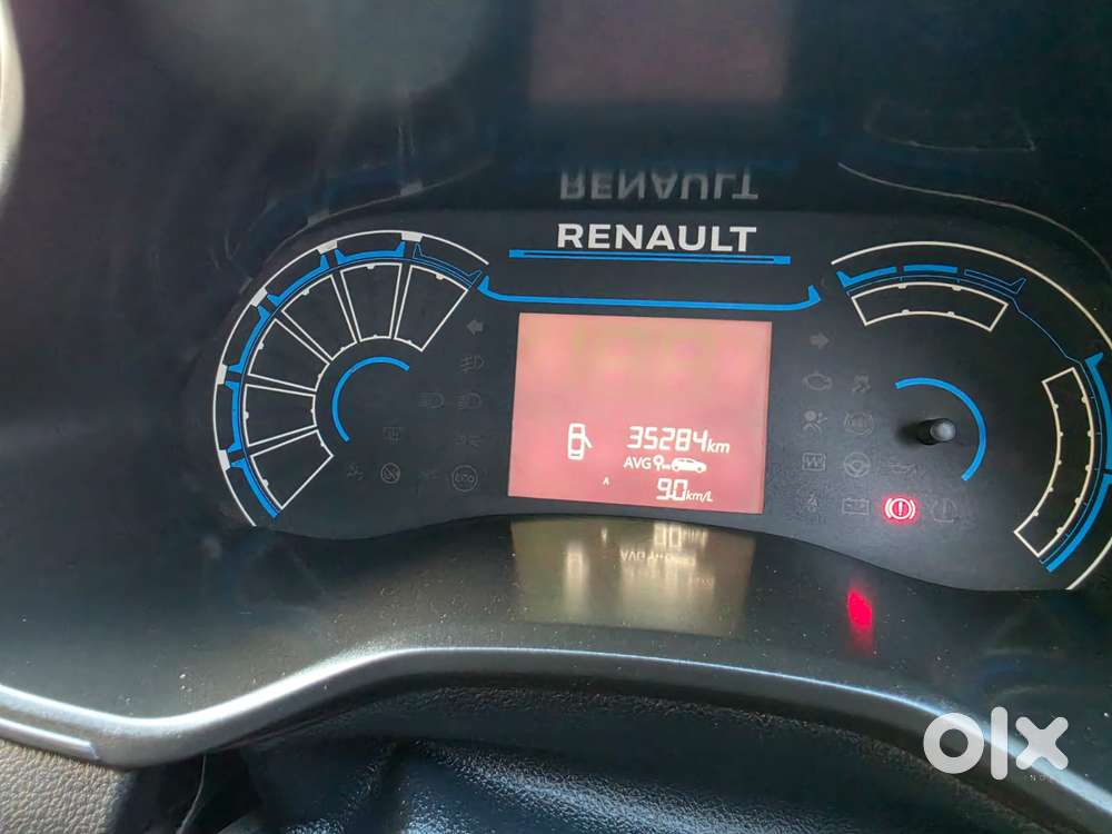 Renault Triber Rxt, 2022, Petrol