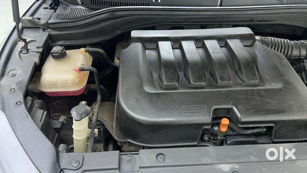 Mahindra Xuv700 2.0 Ax 5 Petrol Mt Str, 2023, Petrol