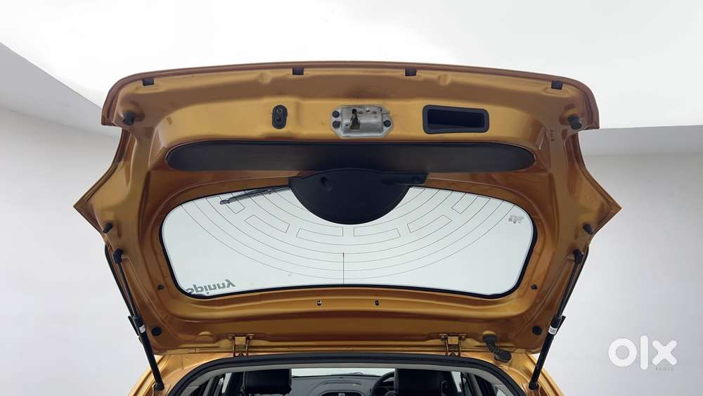Tata Tiago Xza, 2017, Petrol