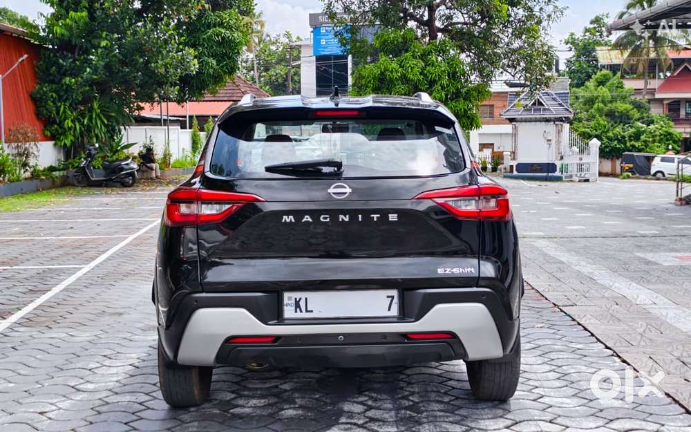 Nissan Magnite Kuro Edition Petrol Amt, 2024, Petrol