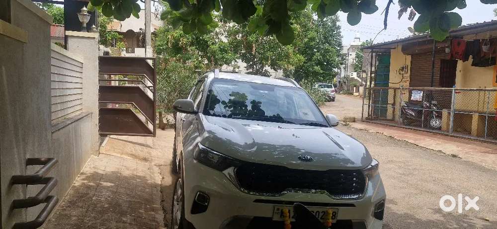 Kia Sonet White Fully Automatic