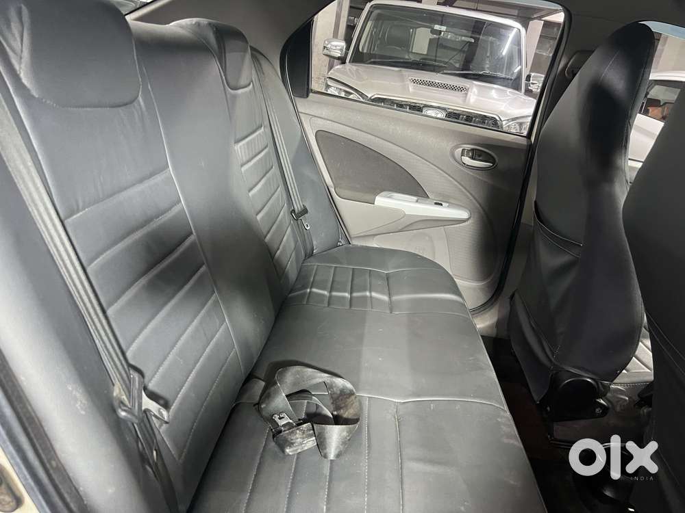 Toyota Etios V, 2011, Petrol