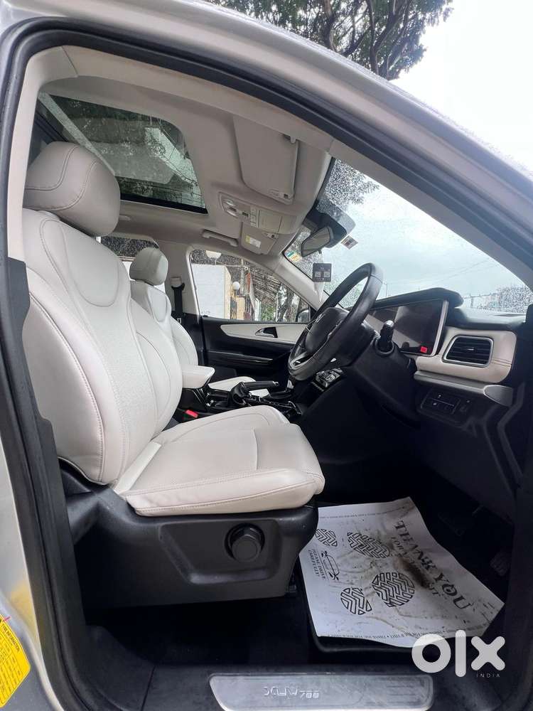 Mahindra Xuv700 2.2 Ax 7 Diesel At Str, 2022, Diesel
