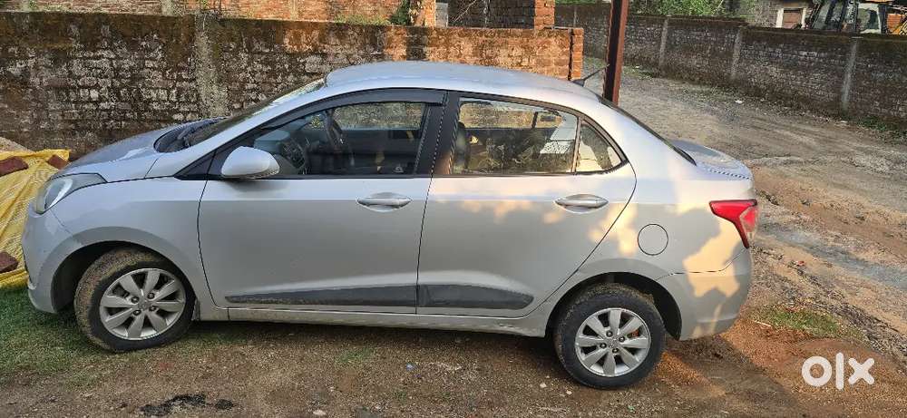 Hyundai Xcent 2014 November
