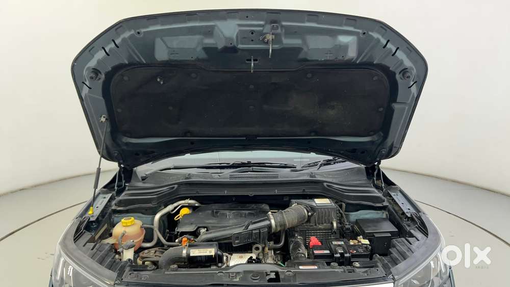 Mahindra Xuv300 1.2 W8 (o) Amt Petrol, 2022, Petrol