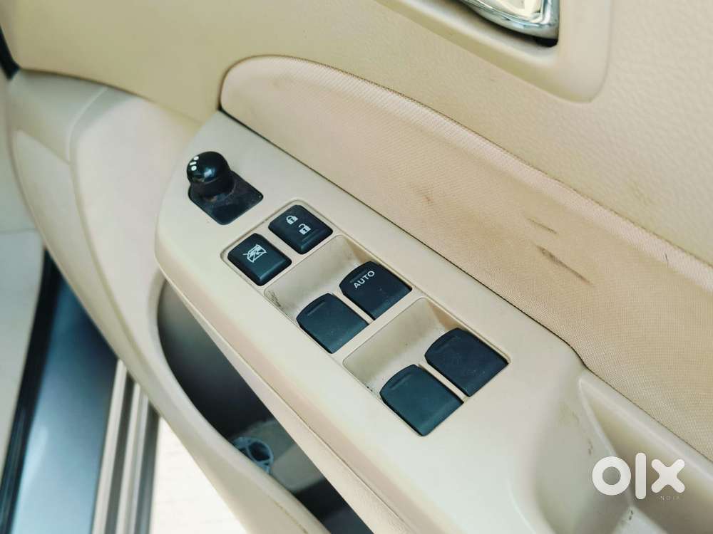 Maruti Suzuki Dzire 1.2 Vxi Amt, 2013, Petrol