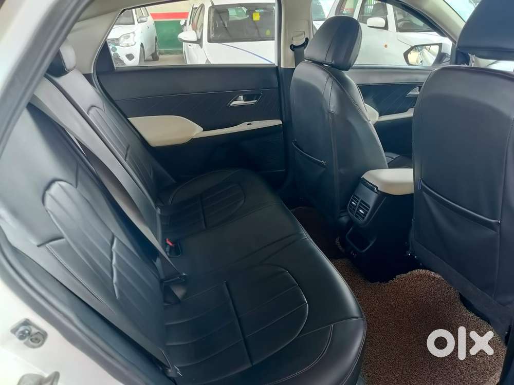 Hyundai Verna 1.5 Mpi Mt Sx (o), 2024, Petrol