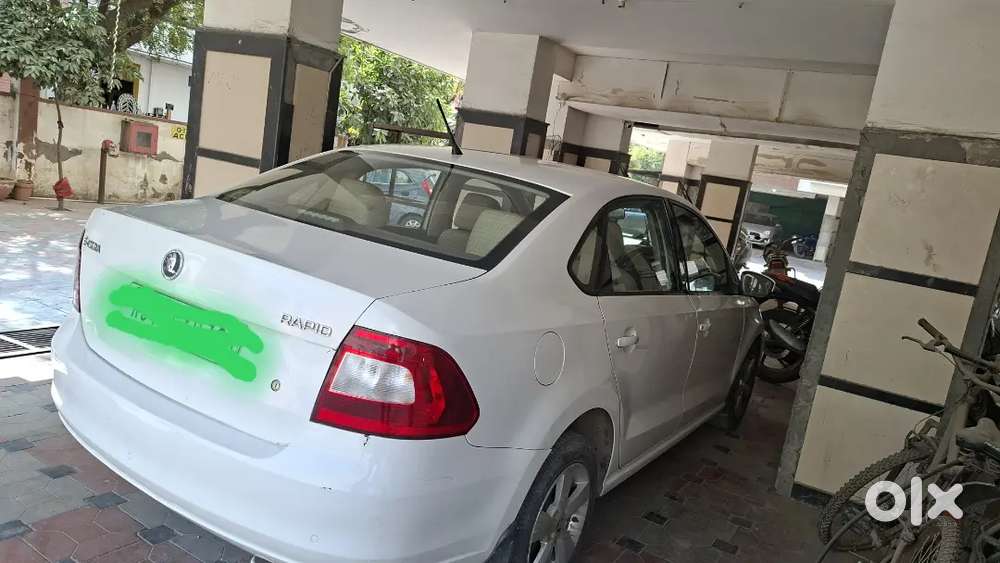 Skoda Rapid Elegance 2014 Package Black