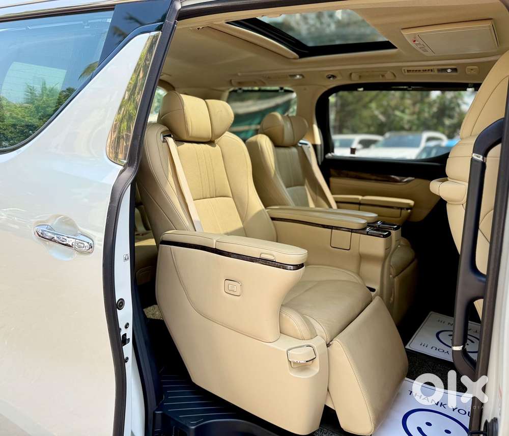 Toyota Vellfire Vip – Executive Lounge, 2022, Petrol