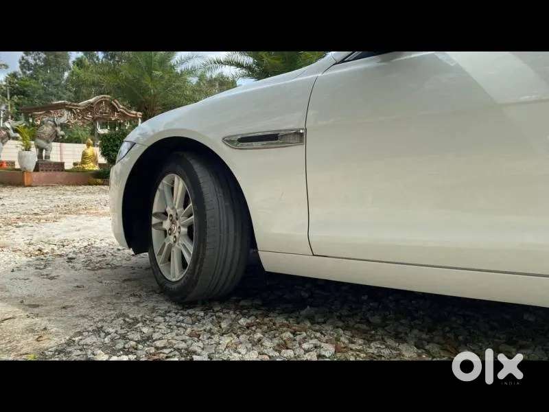 Jaguar Xe Prestige, 2017, Petrol