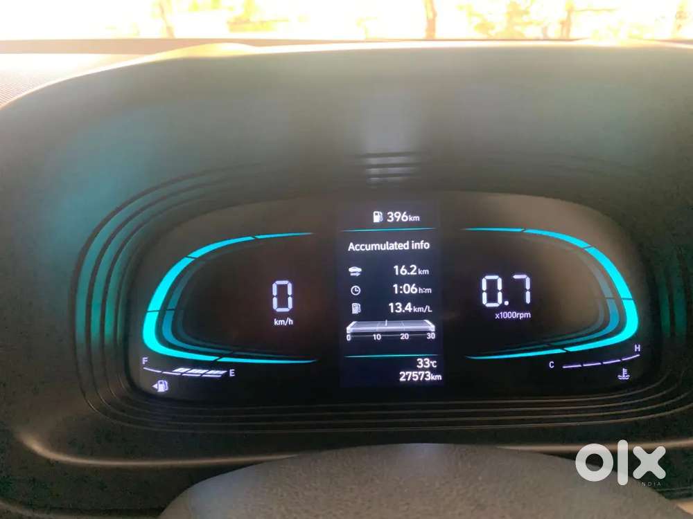 Hyundai Venue Sx 2022 Mt, 27400 Kms Done