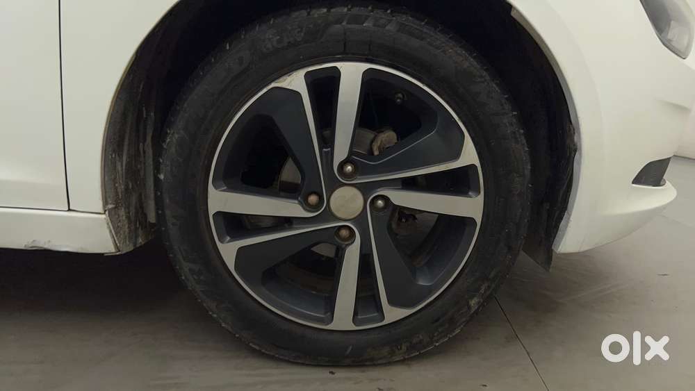 Tata Altroz Xz Plus (s), 2023, Petrol