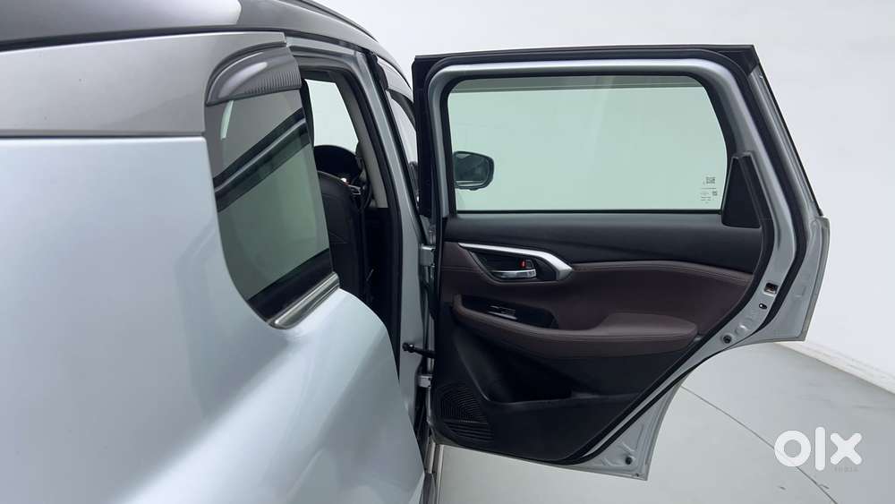 Maruti Suzuki Grand Vitara 1.5 Alpha Smart Hybrid, 2023, Petrol