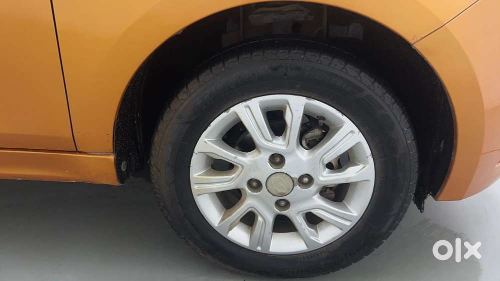 Tata Tiago Xza, 2017, Petrol