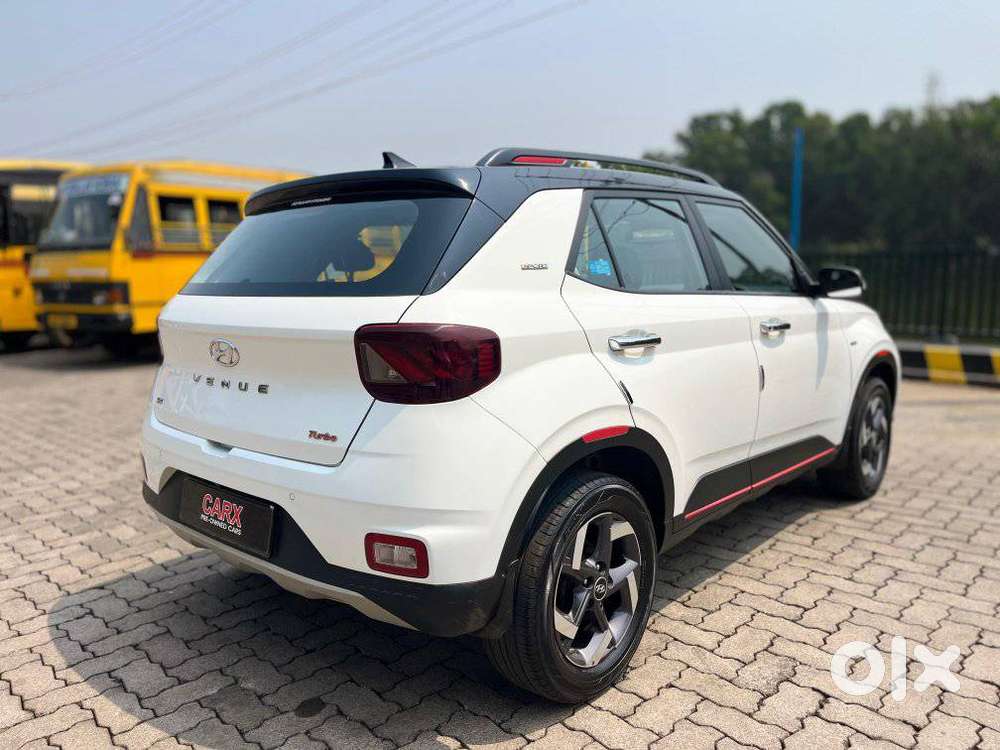 Hyundai Venue, 2023, Petrol